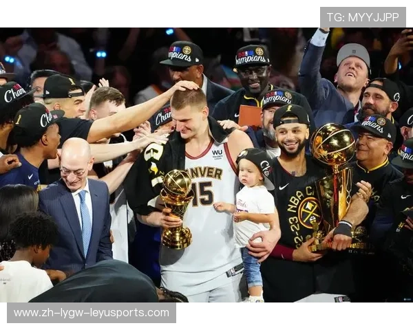 湖人队在2023年季后赛中战胜勇士队后展现出强劲复苏势头